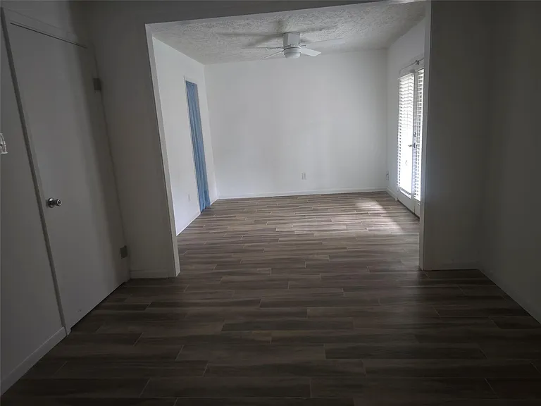 9802 Sagepike Dr — Photo 26