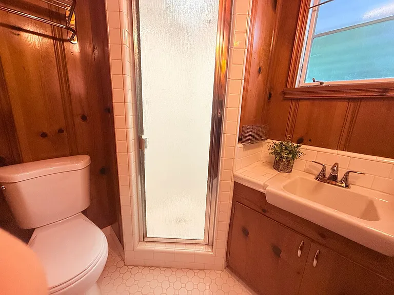 619 W Cypress Ave — Photo 17