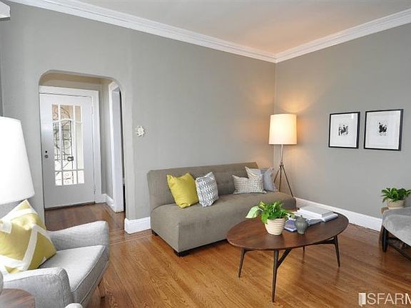3rd image of 153 Paris St