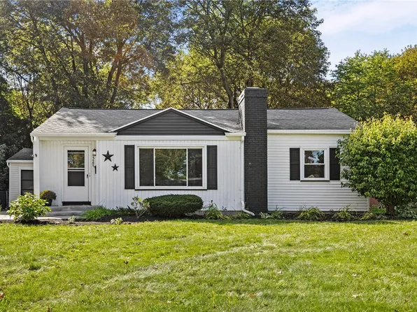 327 Kimberly Dr, Rochester, NY 14610