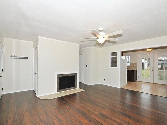 4th image of 652 Woodview Dr