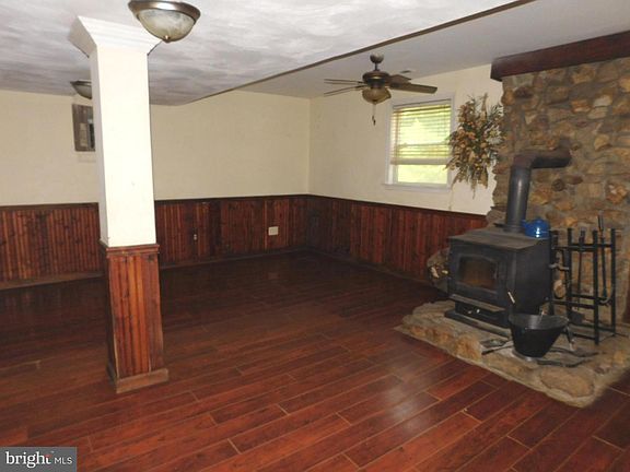 3rd image of 155 Gary Ln
