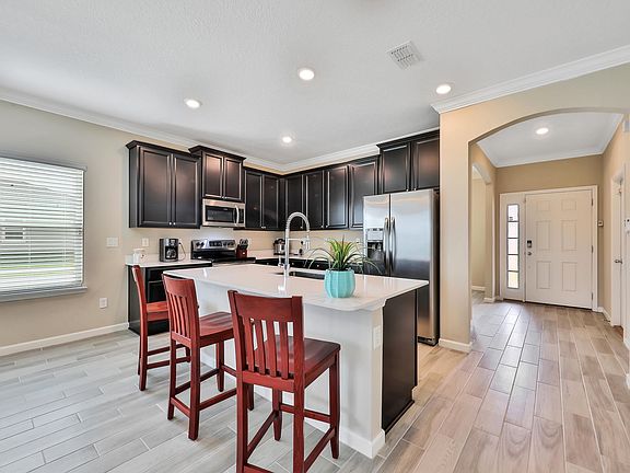 2nd image of 1667 Mathews Manor Dr