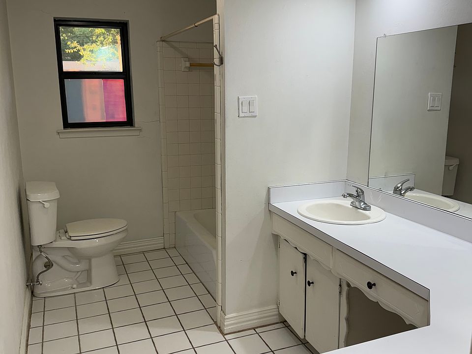 1st image of 2502 Glen Ct