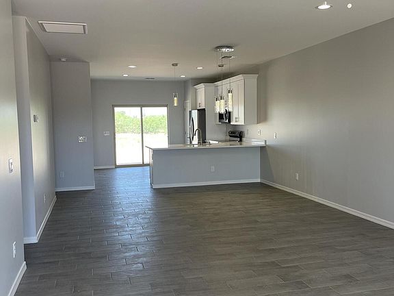 3rd image of 3465 W MADERA Drive