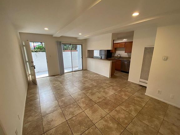 3rd image of 1318 Euclid St APT 1