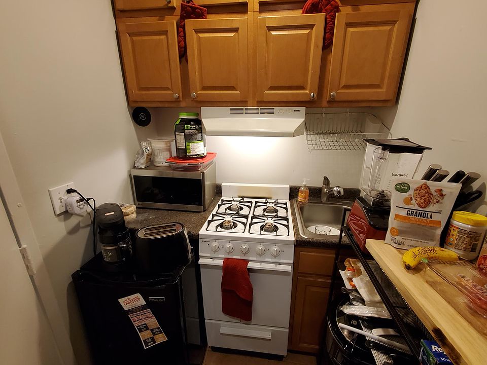 2nd image of 164 Saint Botolph St #8G