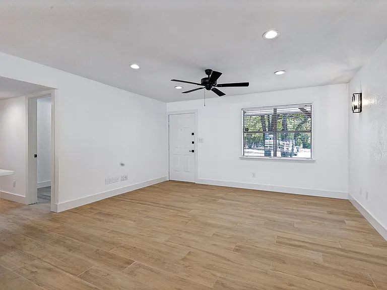 240 County Road 4360 — Photo 6