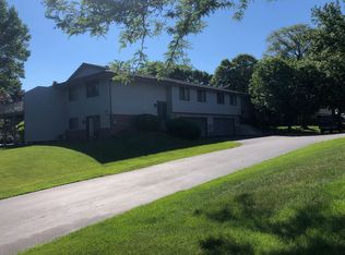 6705 Falstaff Rd, Woodbury, MN 55125