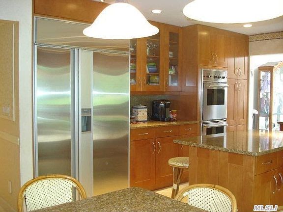 5th image of 31 Arista Dr