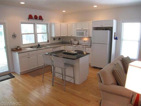 2nd image of 486 Summer Grove Dr