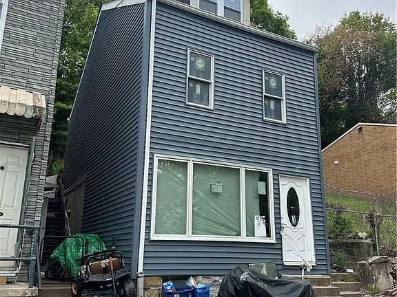 2nd image of 2114 Liedertafel Way