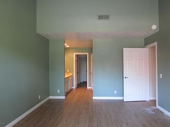 5th image of 465 Cherry Hills Ct