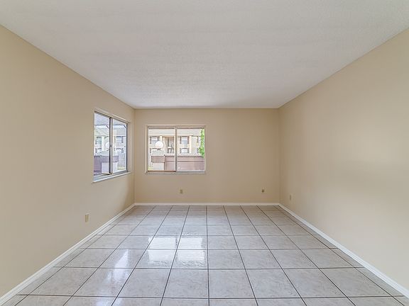 4th image of 192 Dahlia Village Cir