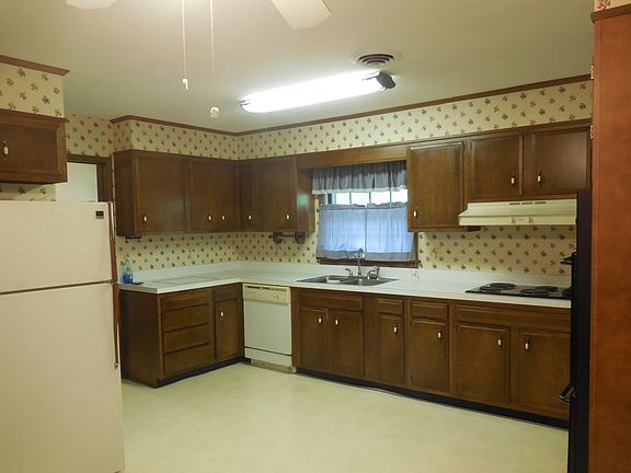 eat in kitchen