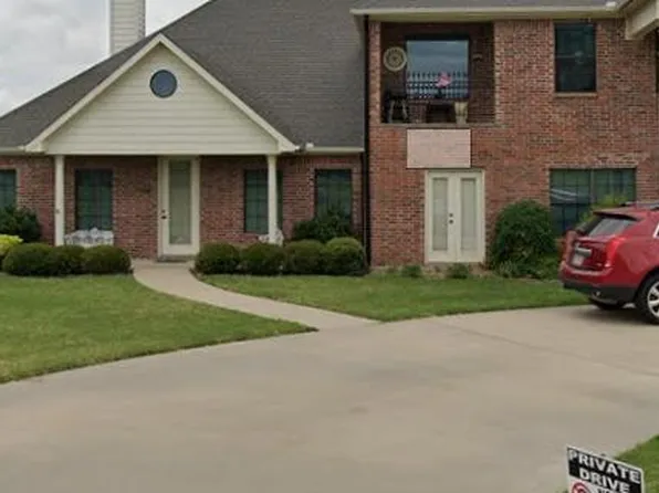 2005 Albert Broadfoot St, Bonham, TX