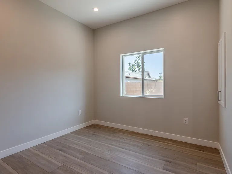 8603 Comanche Ave — Photo 14