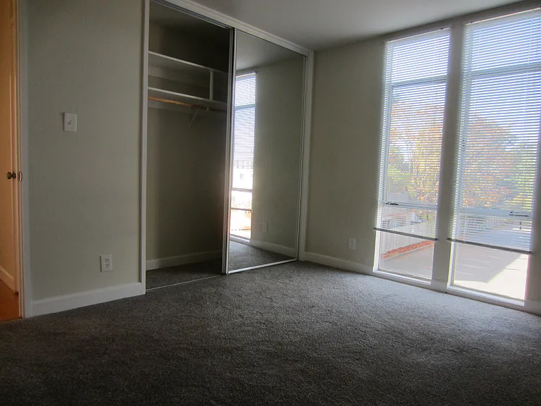 Addison Apartments — Photo 14