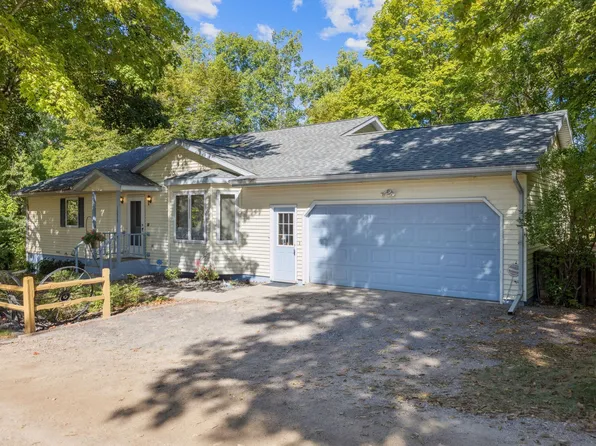 10572 116th St NW, Annandale, MN 55302