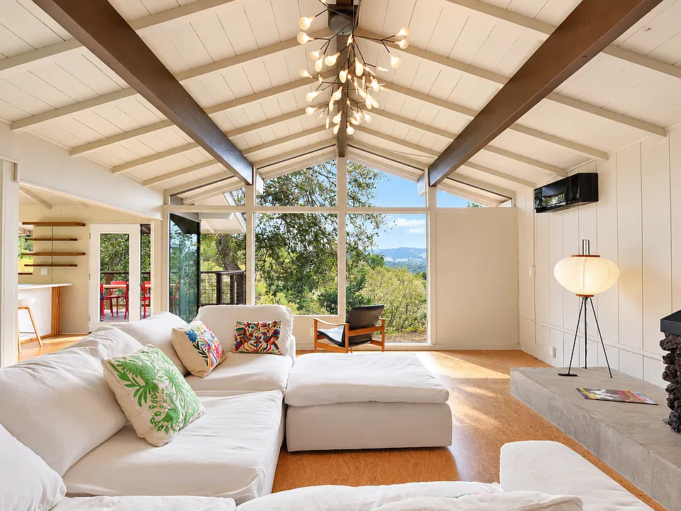 3835 Oak Glen Dr