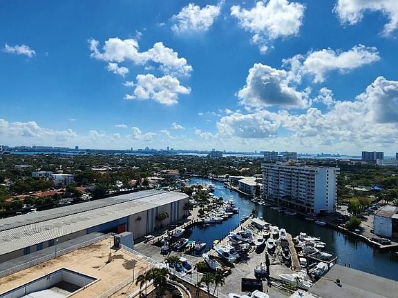 3rd image of 13499 Biscayne Blvd APT 1504