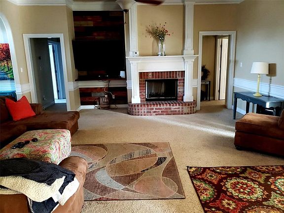 4th image of 6031 Whitney Dr
