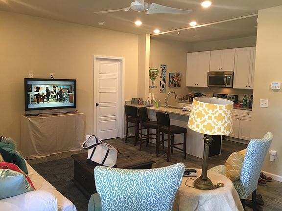 3rd image of 1003 Elmwood Dr #1