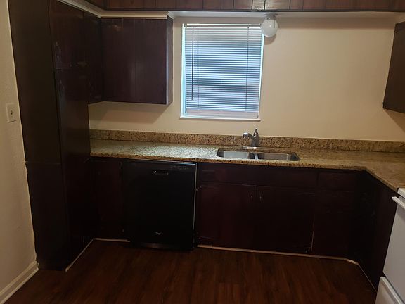 5th image of 145 Tulip Dr