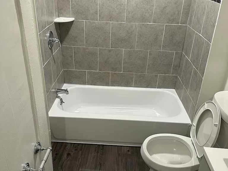 262 Madison Ave #3 — Photo 7
