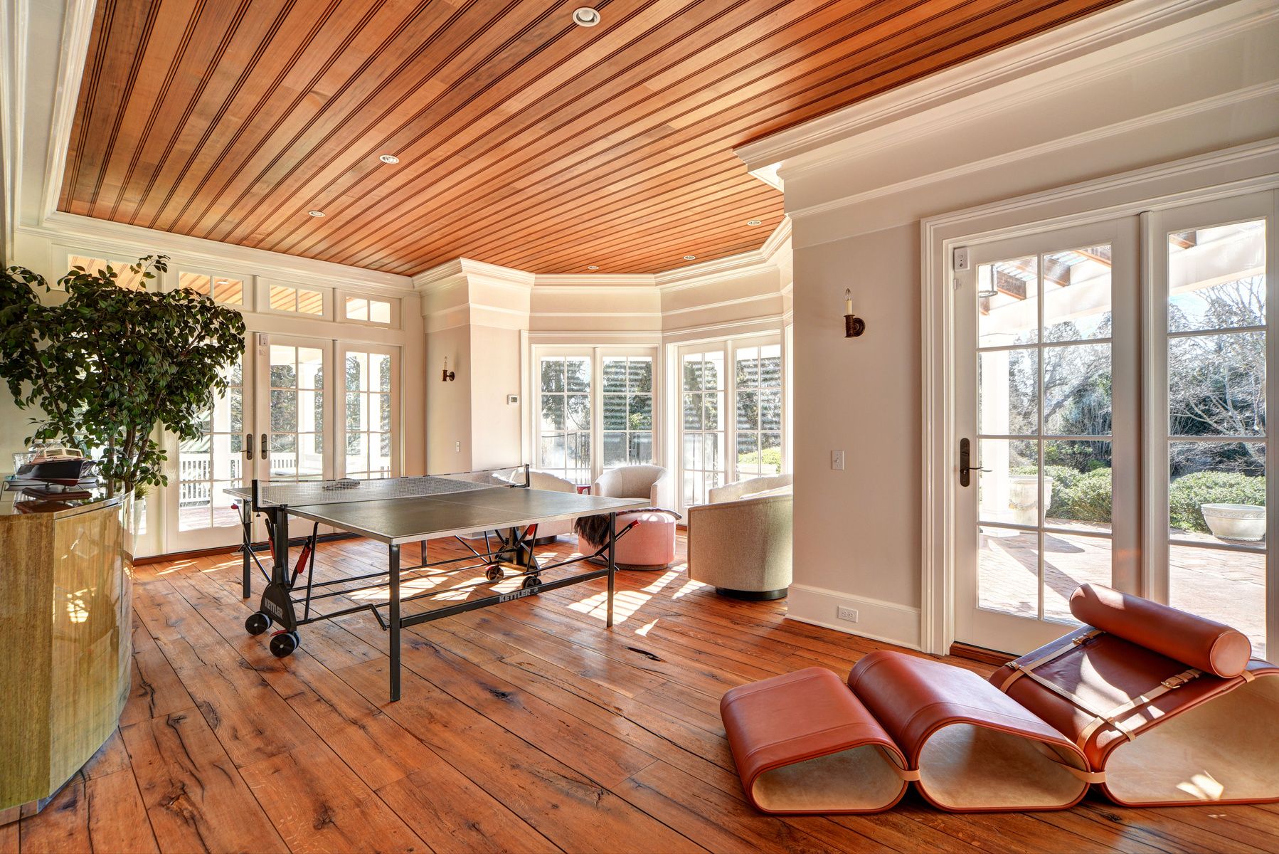 19 Lee Ave, East Hampton, NY 11937 Out East