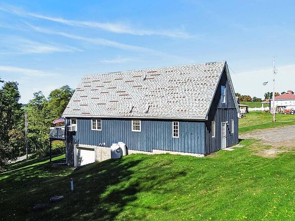 5th image of 1090 Bliss Rd