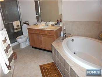 3rd image of 200 Blue Heron Dr