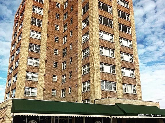 3rd image of 530 W Berry St APT 703