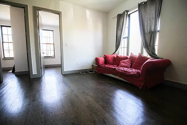 Rented by Nooklyn NYC LLC | media 90