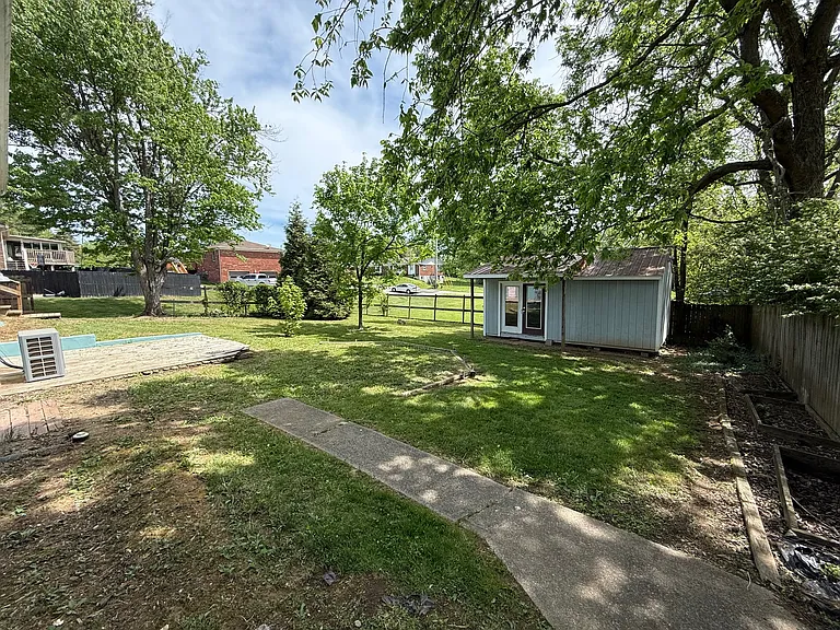 123 Chris Dr — Photo 5