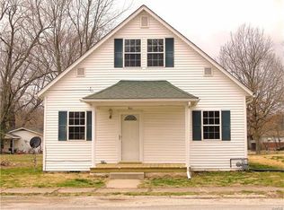 301 North Ave, Panama, IL 62077