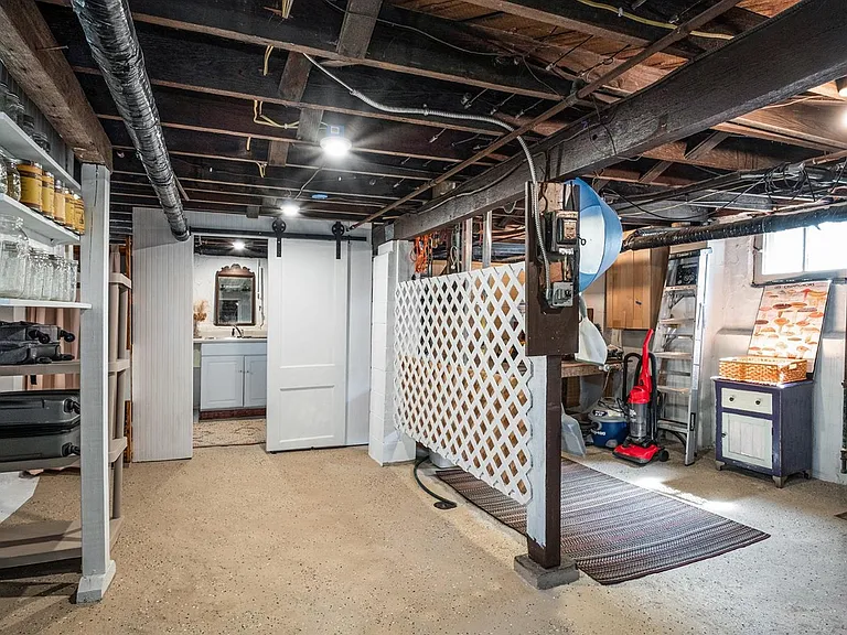 734 Spring St — Photo 35