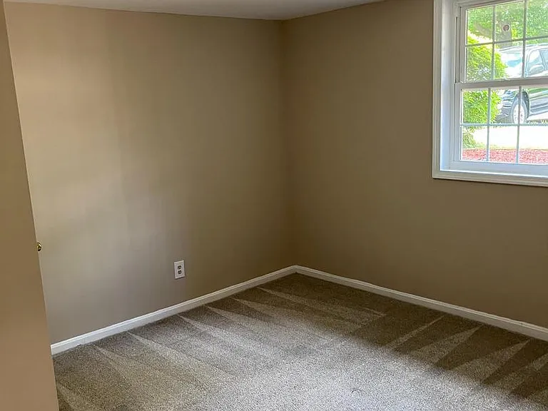 8565 Enochs Dr — Photo 17