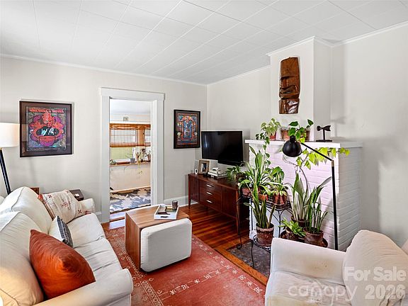 4th image of 79 Craig Cir