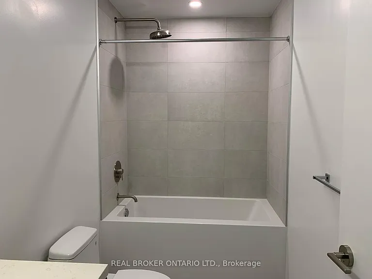 2020 Bathurst St #615 — Photo 21