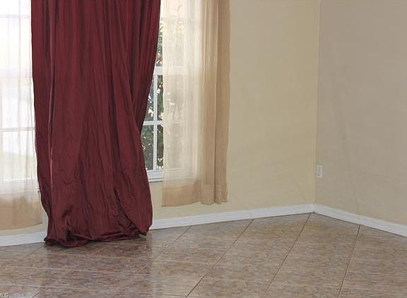 4th image of 110 Blackstone Dr