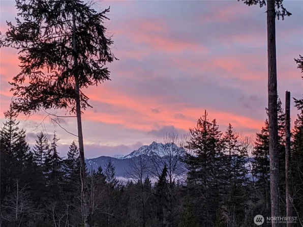 63 Wayne Road W, Seabeck, WA 98380