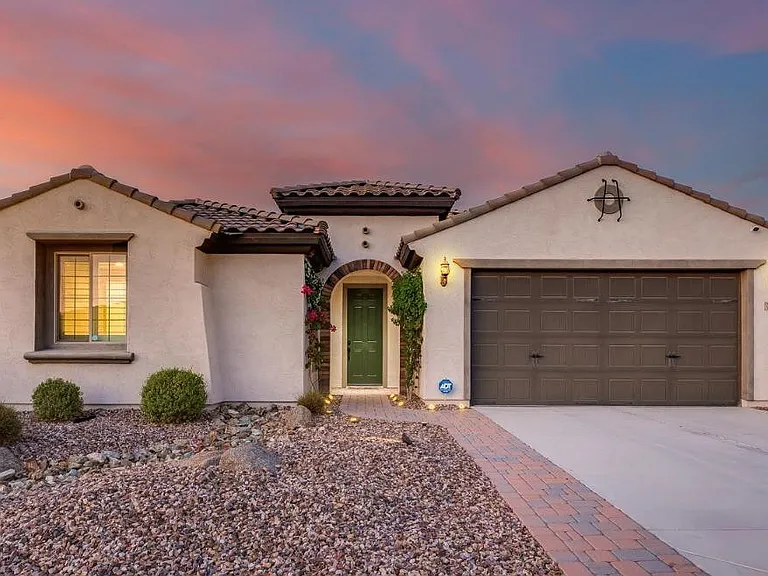 7308 W Tombstone Trl — Photo 1