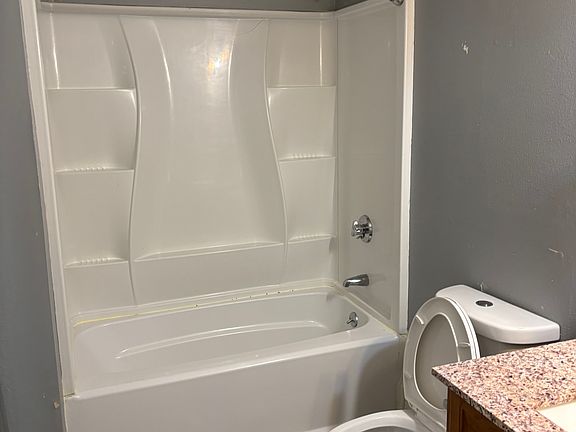 2nd image of 32 Nassau St #3