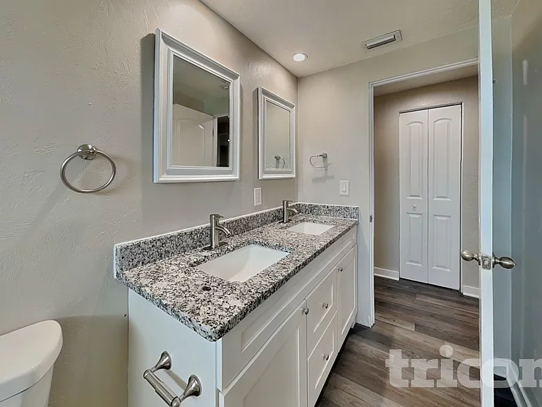 7330 Cass Cir — Photo 11