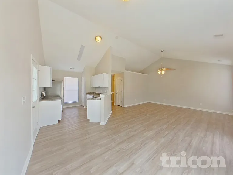 1401 May Oak Cir — Photo 4