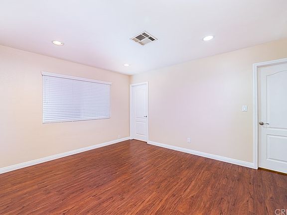 4th image of 12749 Victory Blvd
