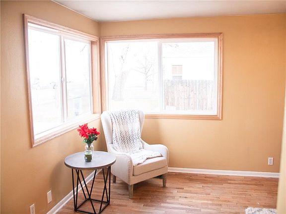 4th image of 1318 Broadwater Ave