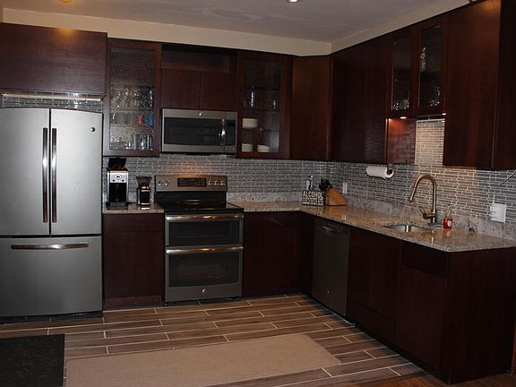 2nd image of 401/403 Highland House