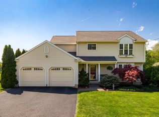 54 Norton Rd E, Broad Brook, CT 06016